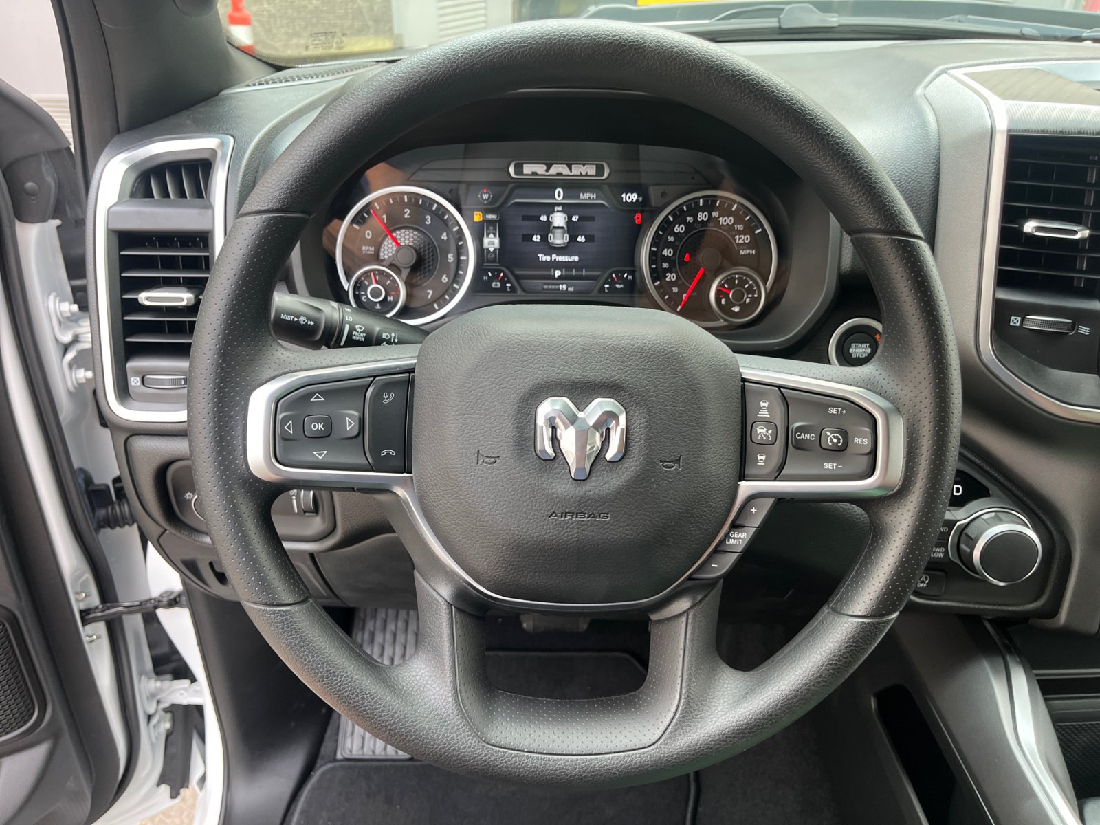 New 2026 RAM 1500 Express AWD/4WD image 12