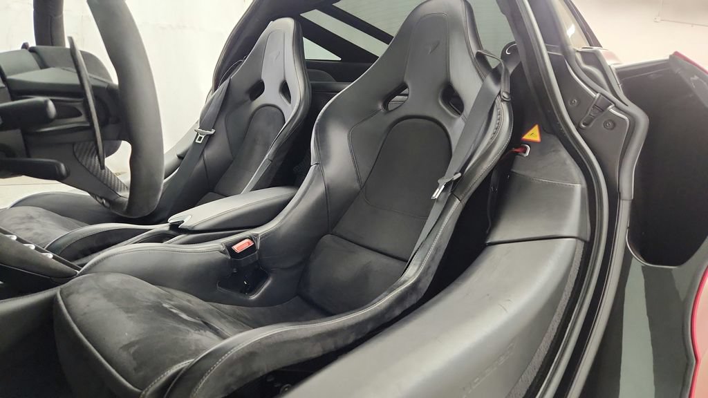 Used 2018 McLaren 720S Performance RWD image 37