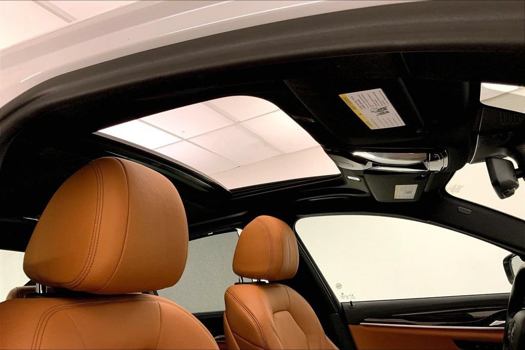 Used 2019 BMW 540i w/ Executive Package RWD image 26