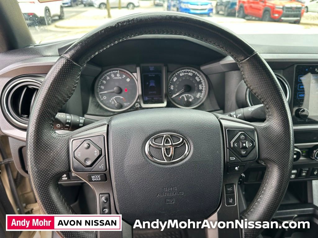 Used 2018 Toyota Tacoma TRD Sport AWD/4WD image 17