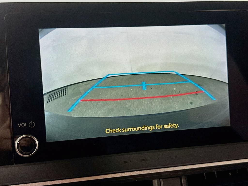 Used 2023 Toyota Prius LE FWD image 11