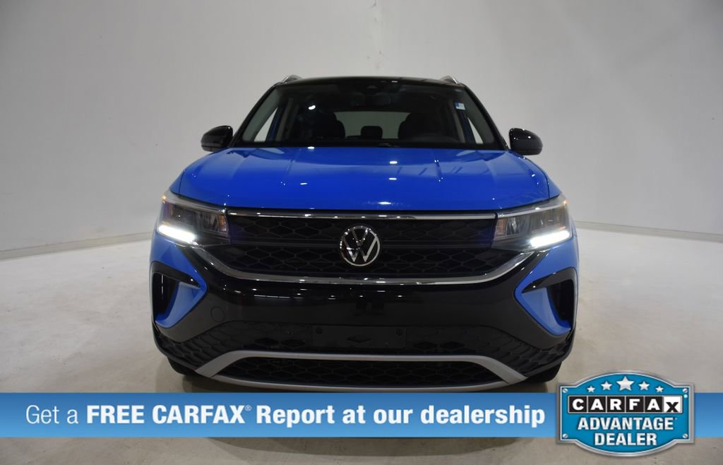 Used 2023 Volkswagen Taos SE image 2