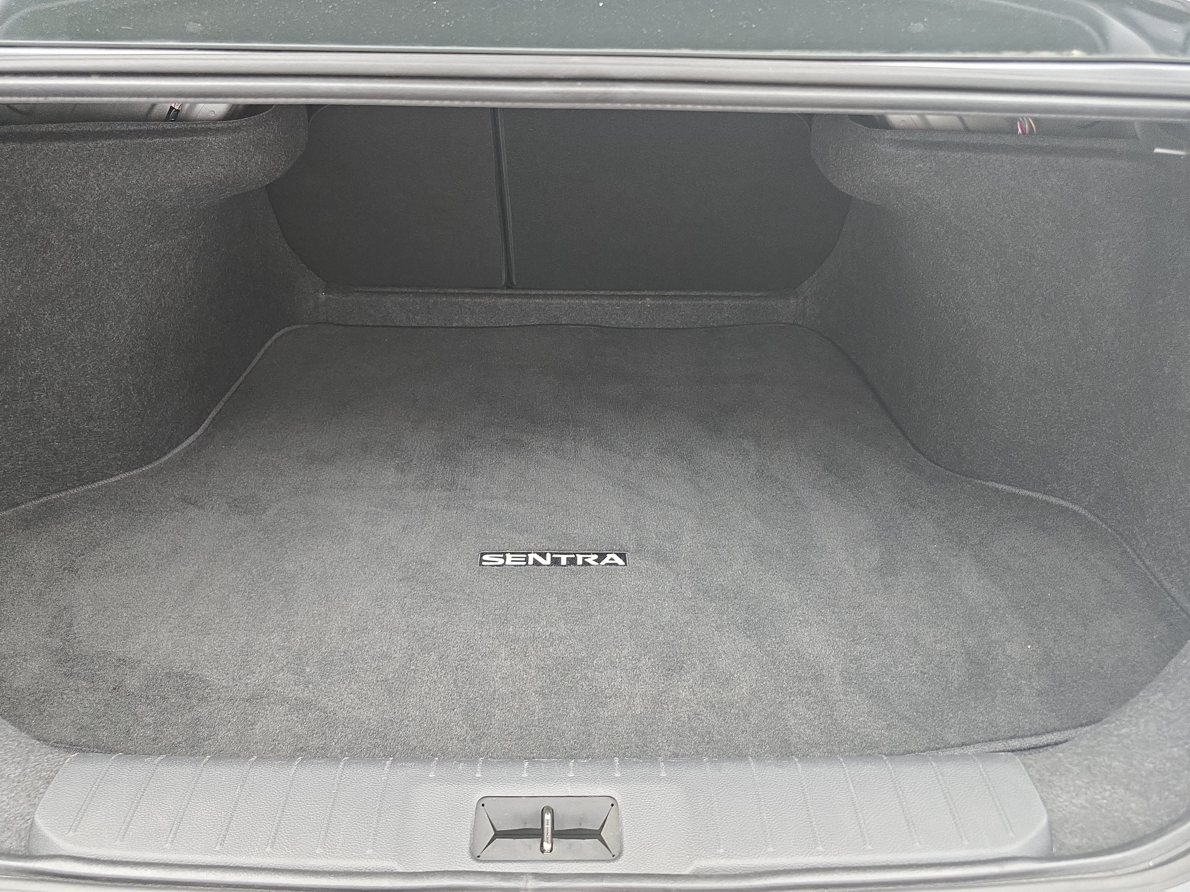 Used 2025 Nissan Sentra SV FWD image 12