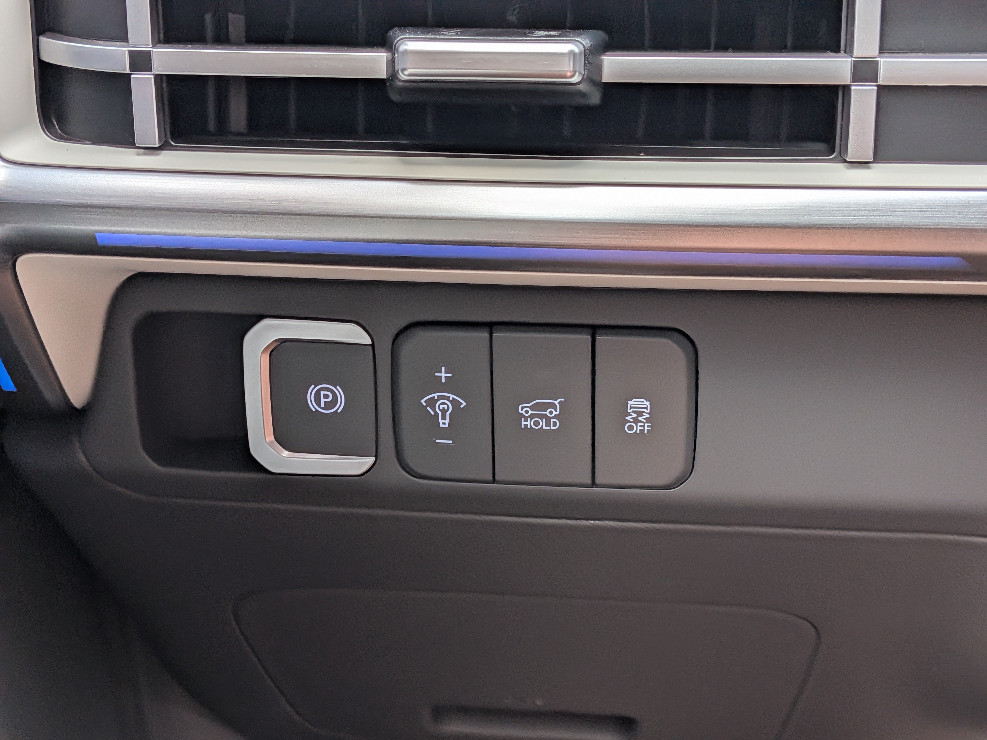 Used 2025 Hyundai Santa Fe Limited FWD image 25