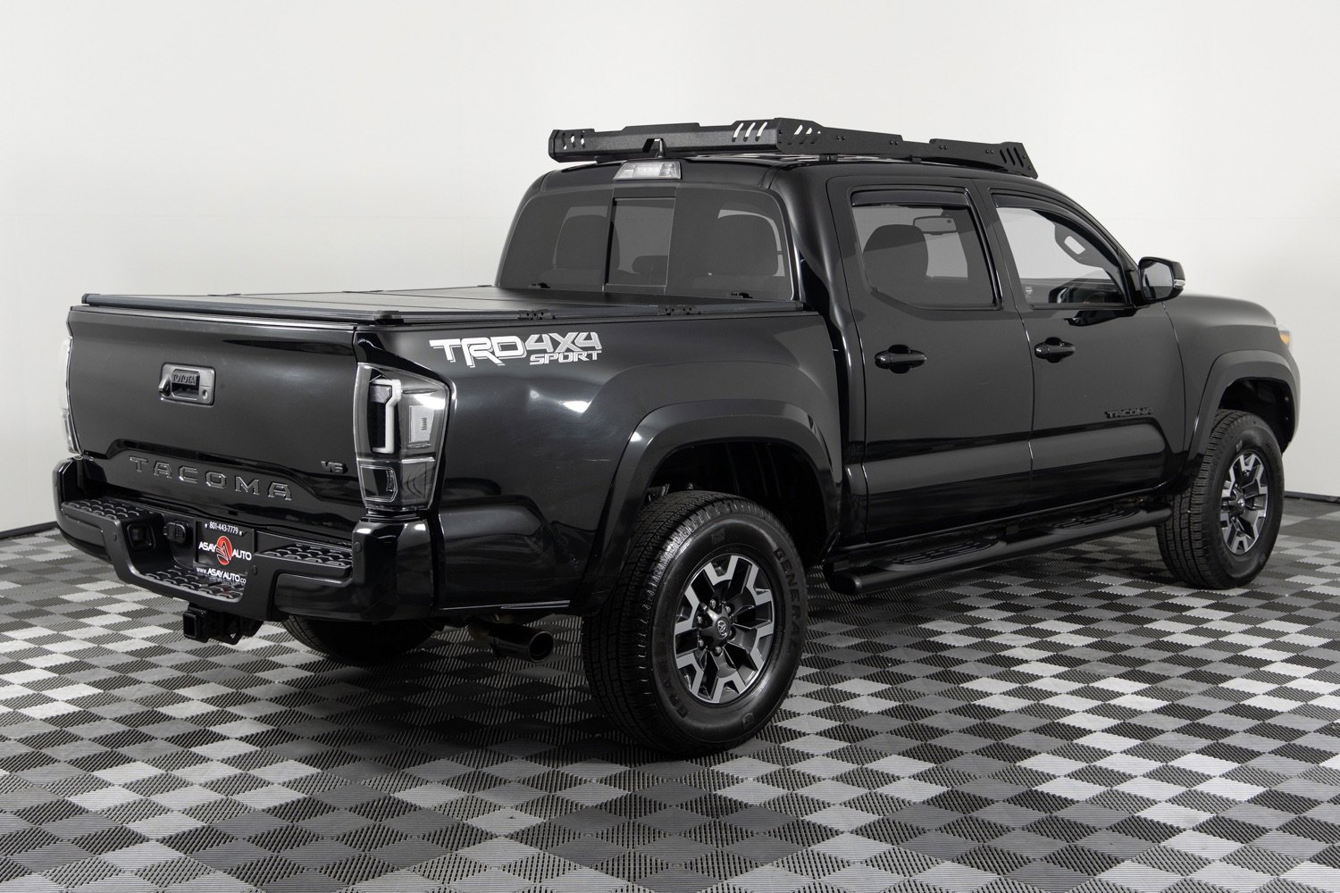 Used 2022 Toyota Tacoma TRD Sport w/ Technology Package image 8