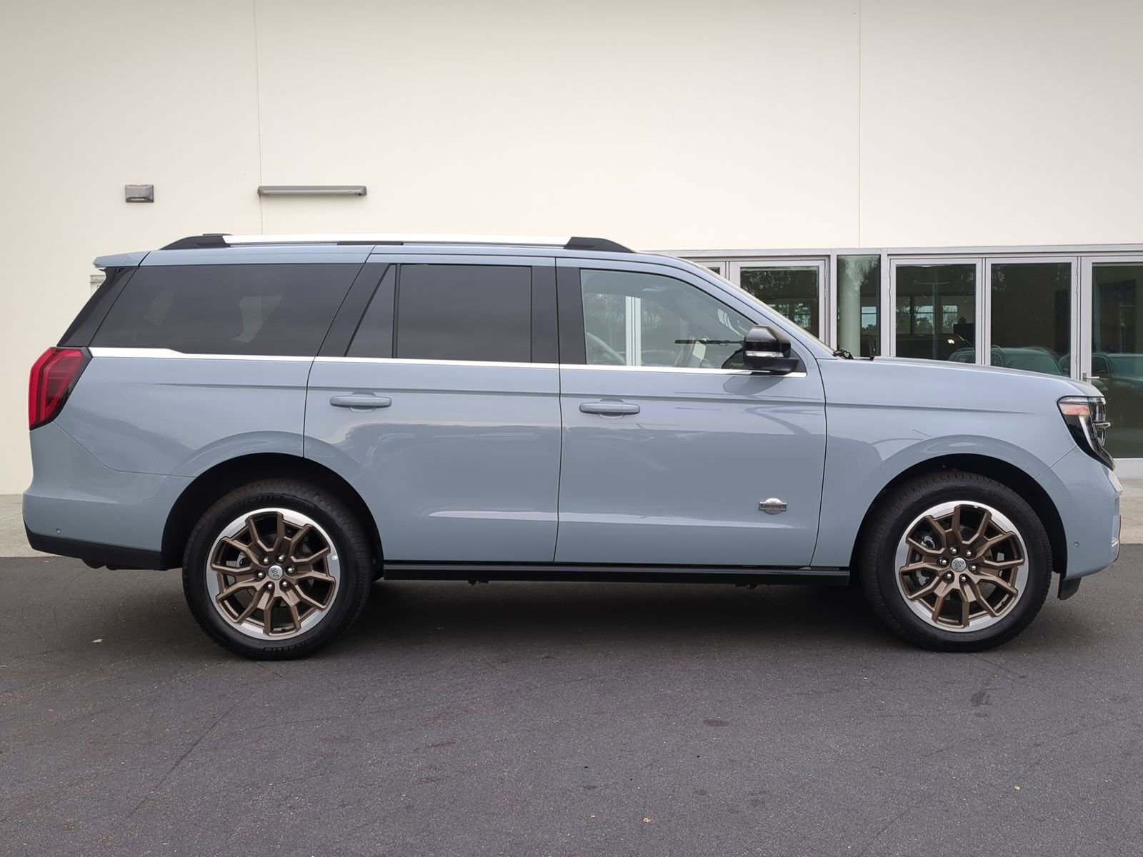 Used 2025 Ford Expedition King Ranch image 11