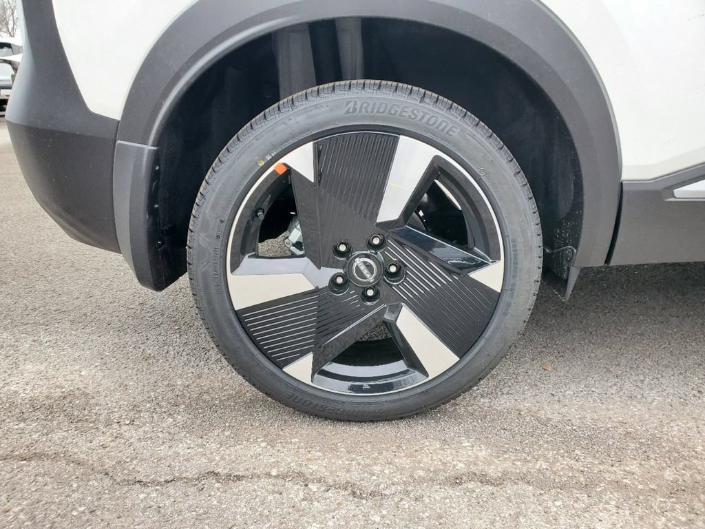 New 2026 Nissan Kicks SR w/ SR Premium Package FWD image 5