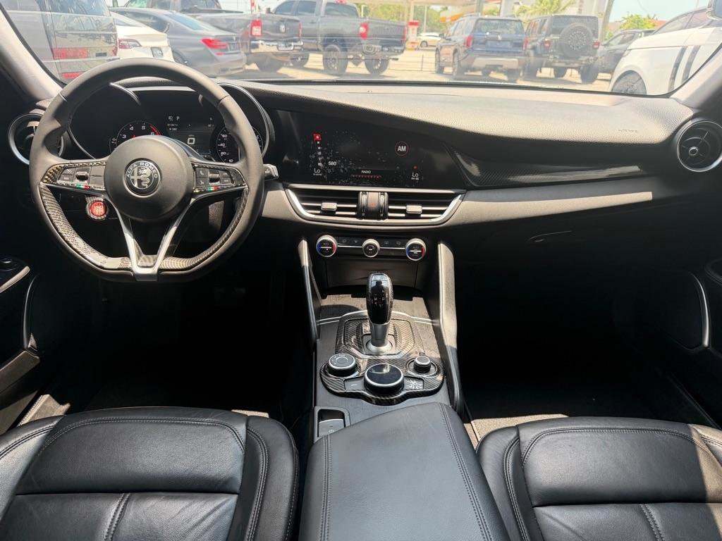 Used 2018 Alfa Romeo Giulia RWD image 14