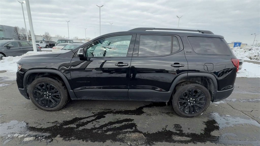 Used 2023 GMC Acadia SLT w/ Elevation Edition image 5