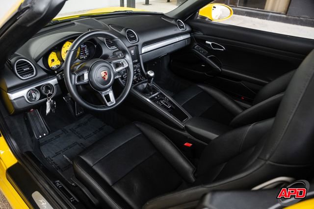 Used 2017 Porsche 718 Boxster image 2