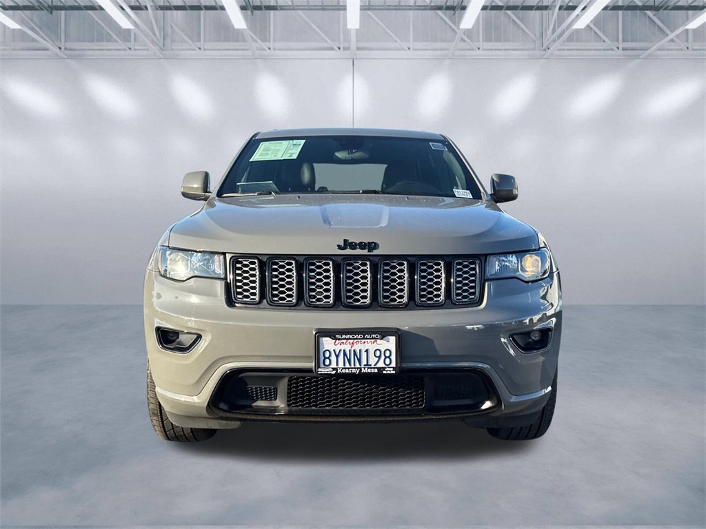 Used 2021 Jeep Grand Cherokee Laredo X image 2