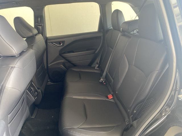 Used 2025 Subaru Forester Limited AWD/4WD image 13