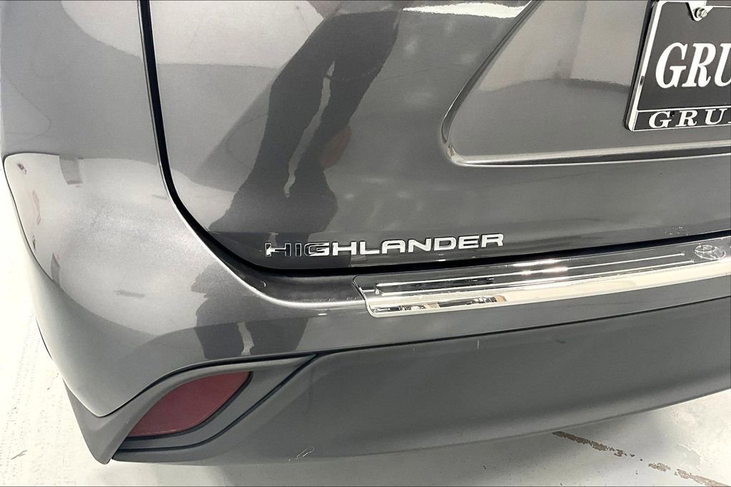 Used 2023 Toyota Highlander L image 40