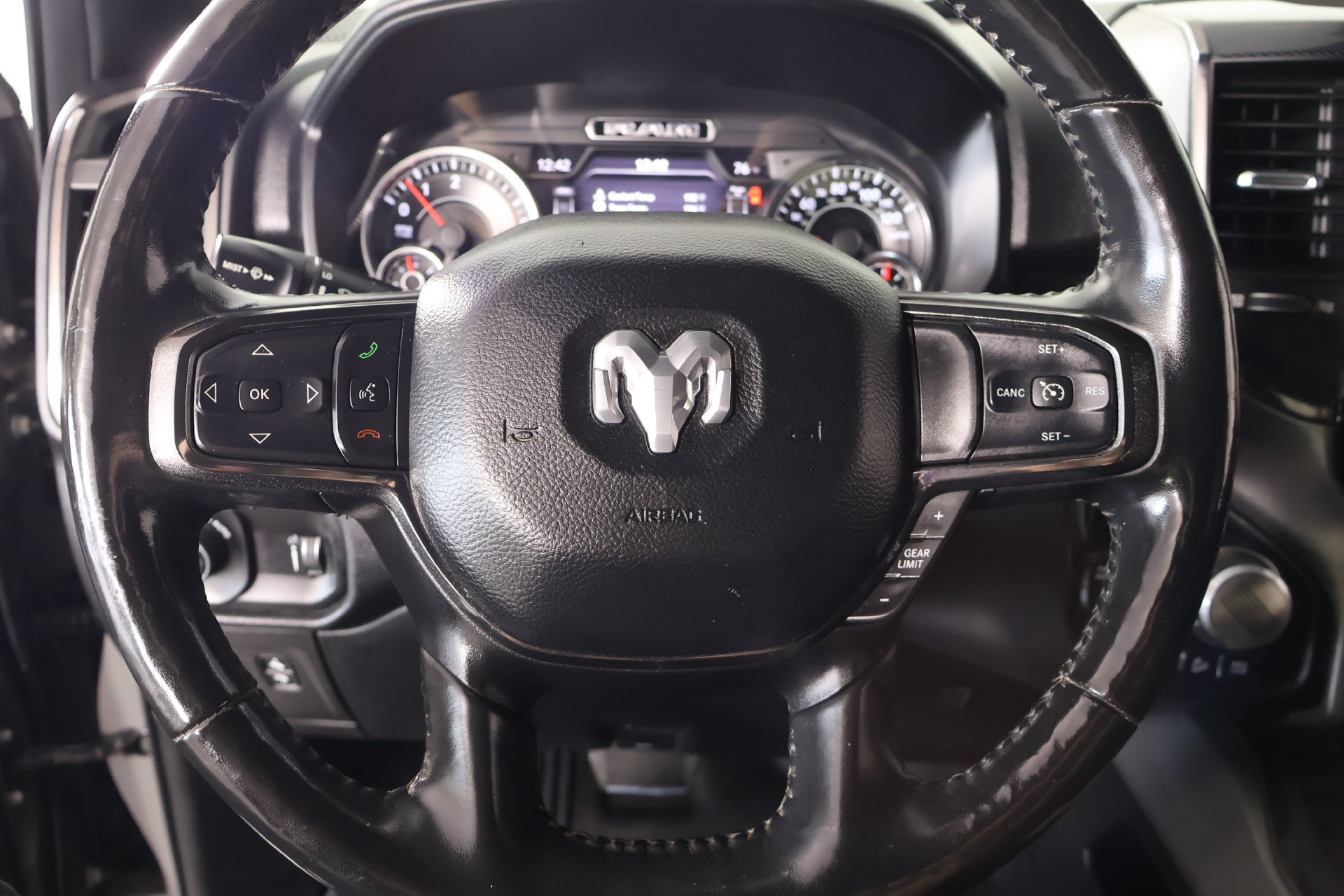 Used 2020 RAM 1500 Big Horn w/ Built-to-serve Edition AWD/4WD image 3