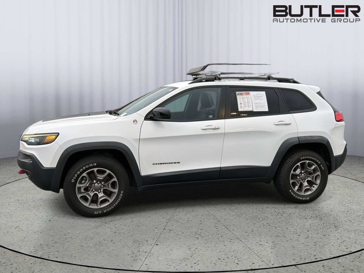 Used 2022 Jeep Cherokee Trailhawk w/ Premium Leather Package AWD/4WD image 3