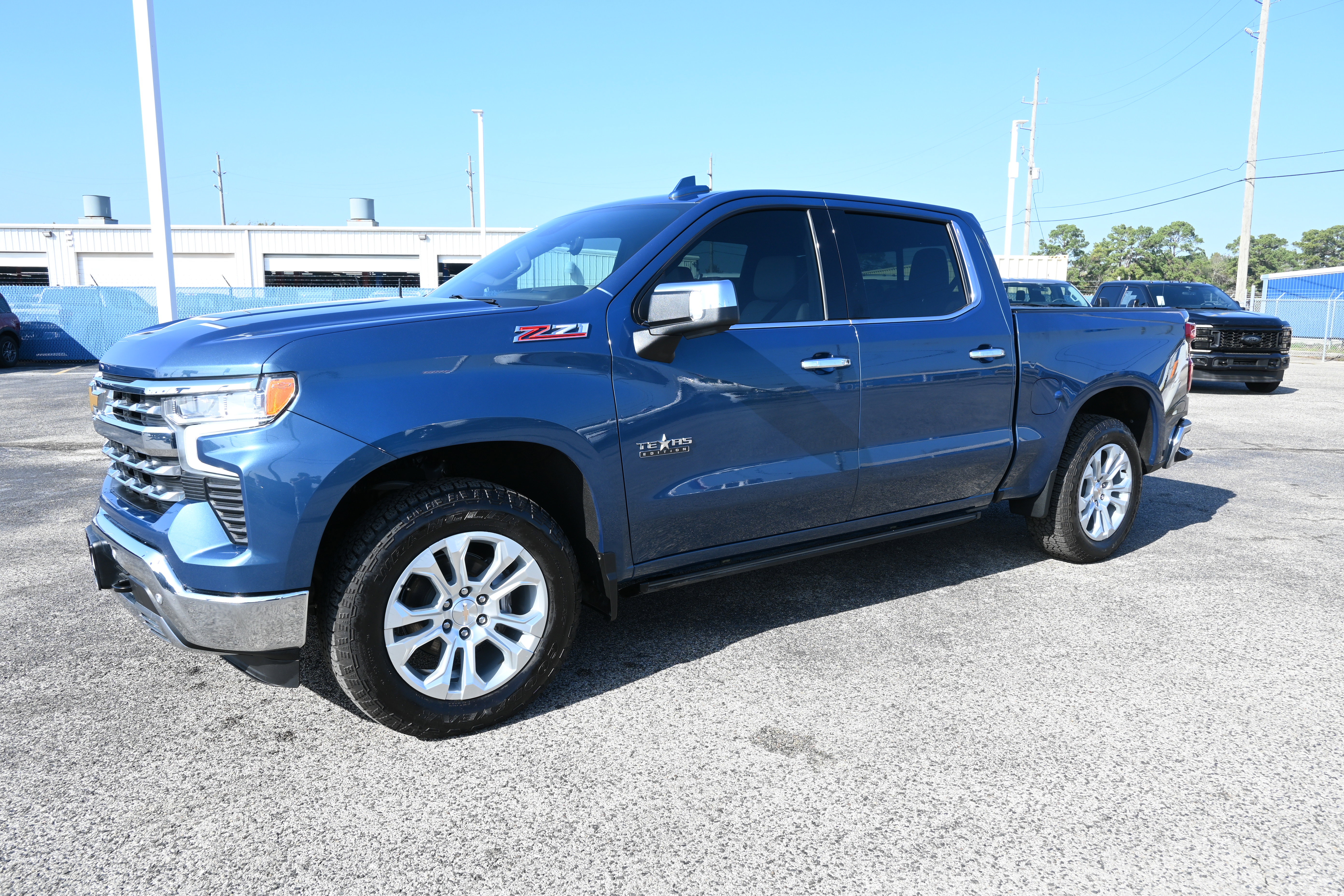Used 2024 Chevrolet Silverado 1500 LTZ w/ Technology Package image 7