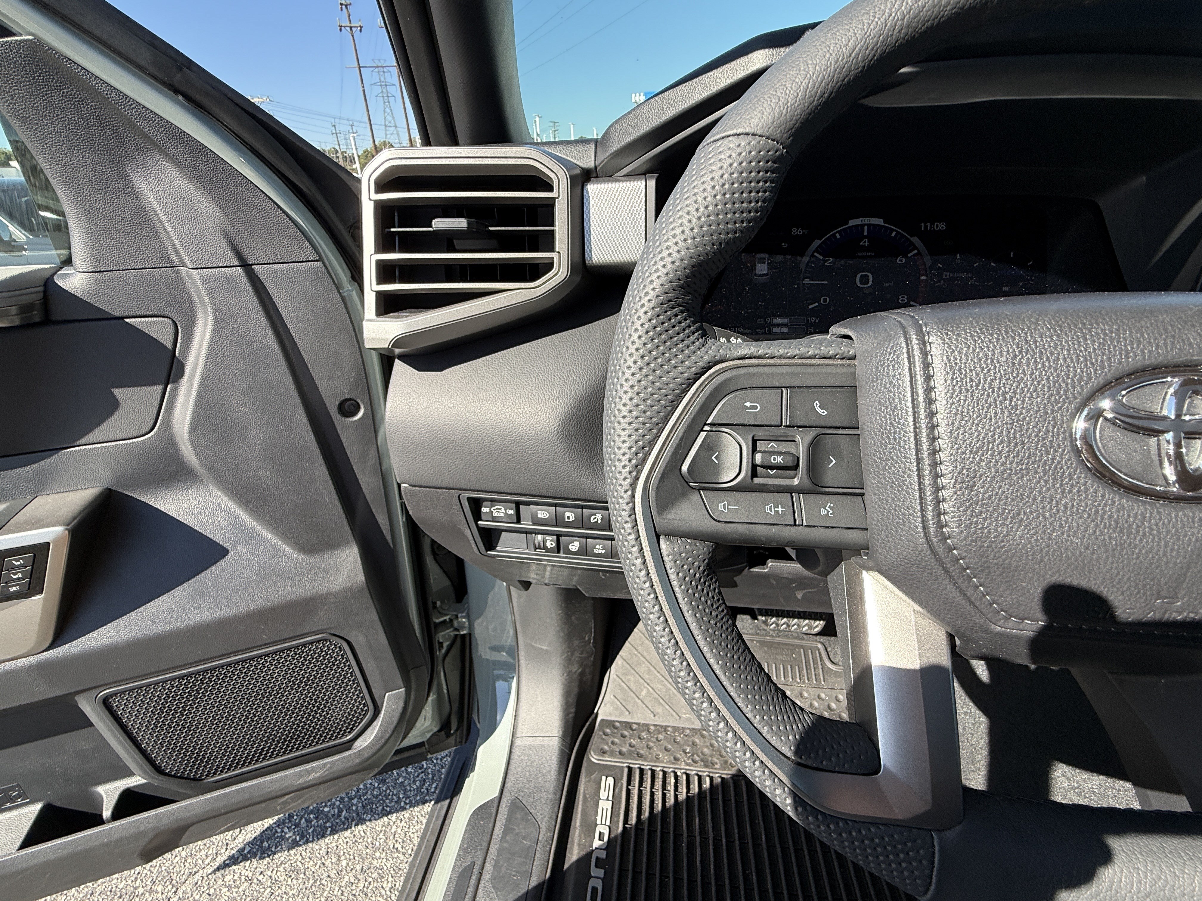 Used 2026 Toyota Sequoia Limited AWD/4WD image 19