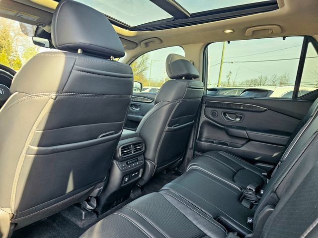 Used 2023 Honda Pilot Elite image 27