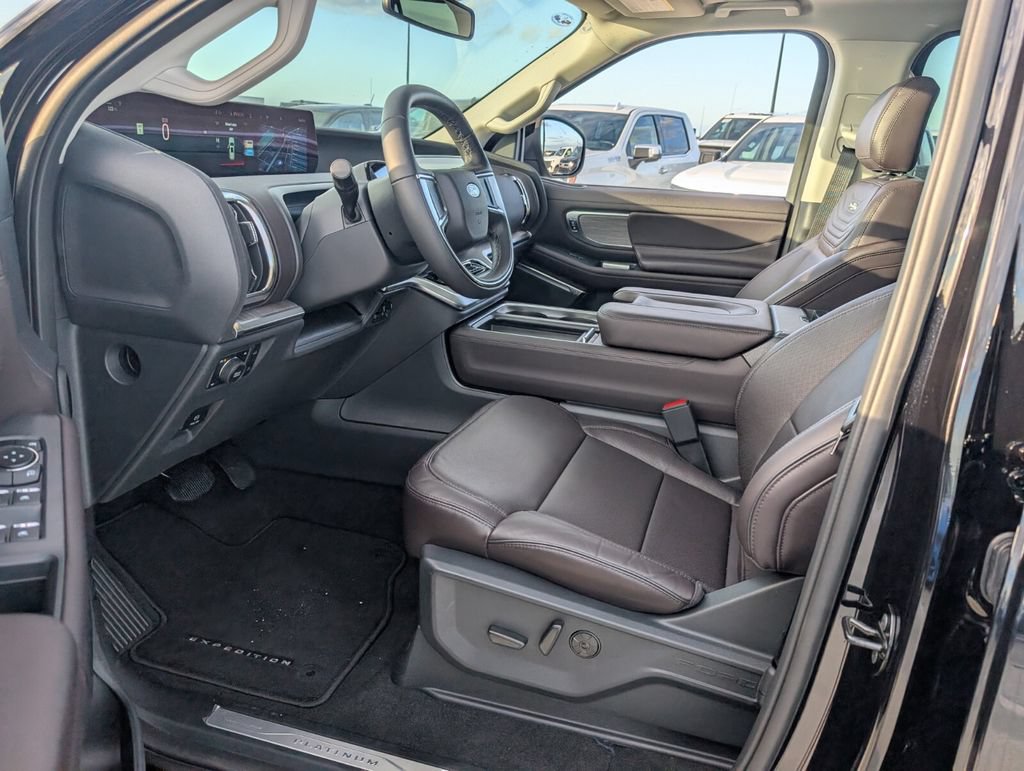 New 2025 Ford Expedition Platinum w/ Platinum Ultimate Package AWD/4WD image 7