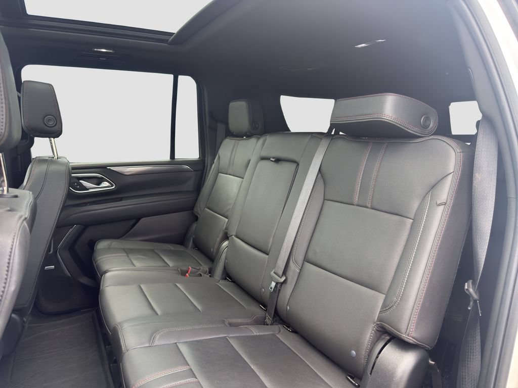Used 2023 Chevrolet Suburban RST w/ Sport Performance Package AWD/4WD image 13