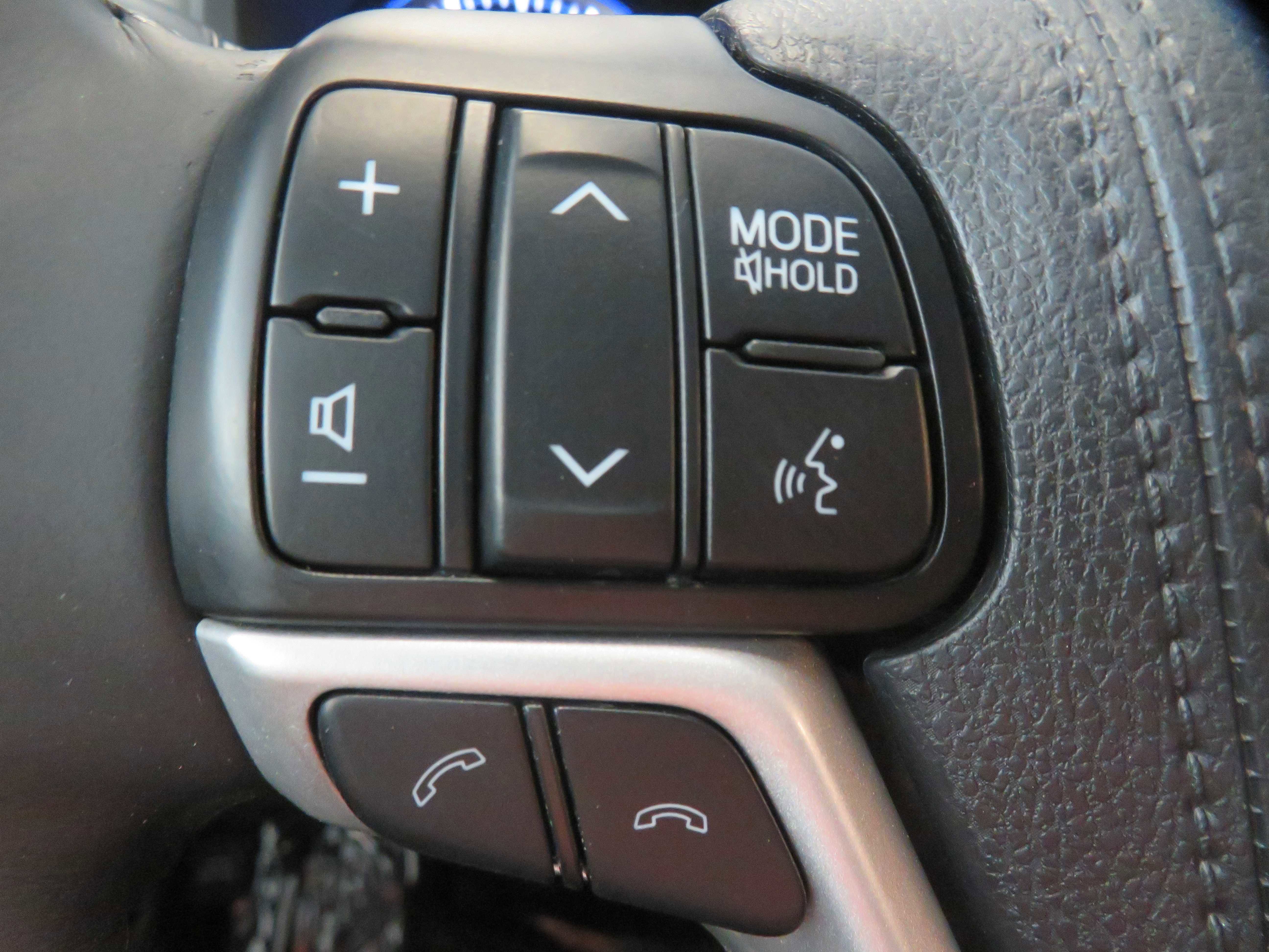 Used 2017 Toyota Highlander XLE FWD image 38
