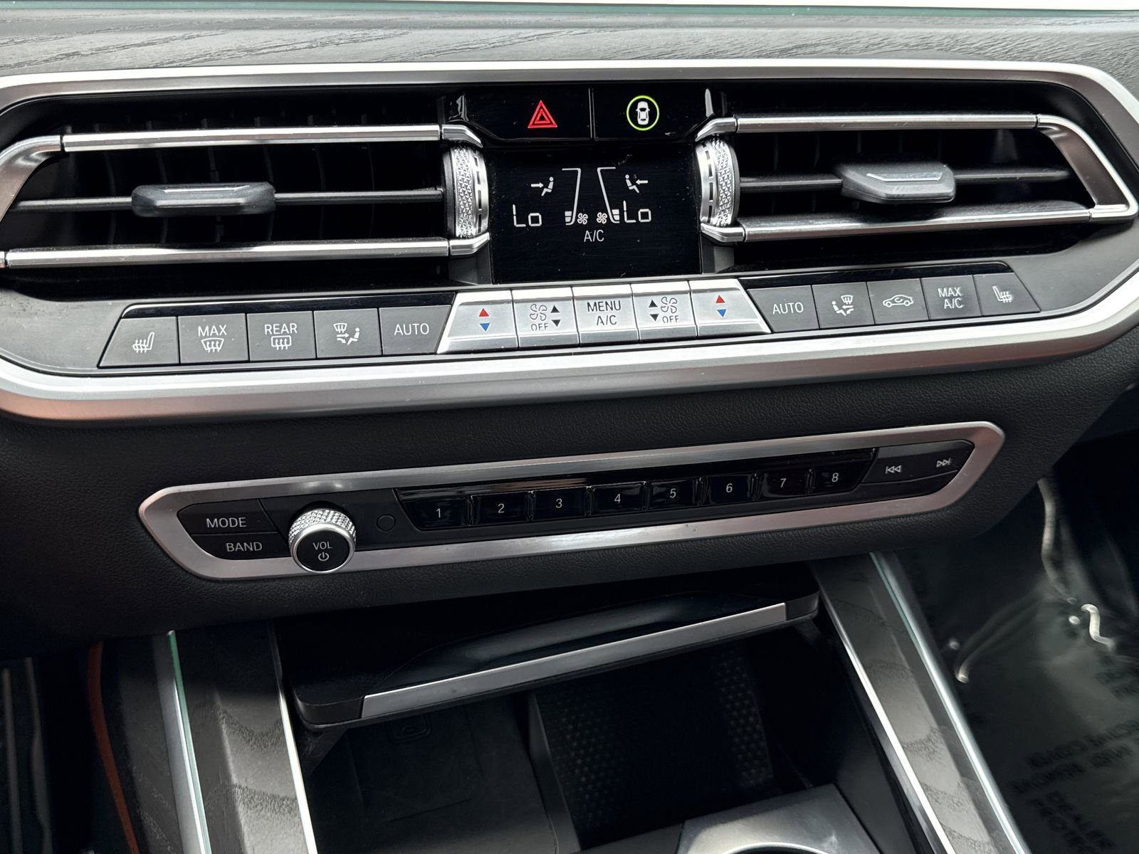 Used 2022 BMW X7 xDrive40i w/ M Sport Package image 30