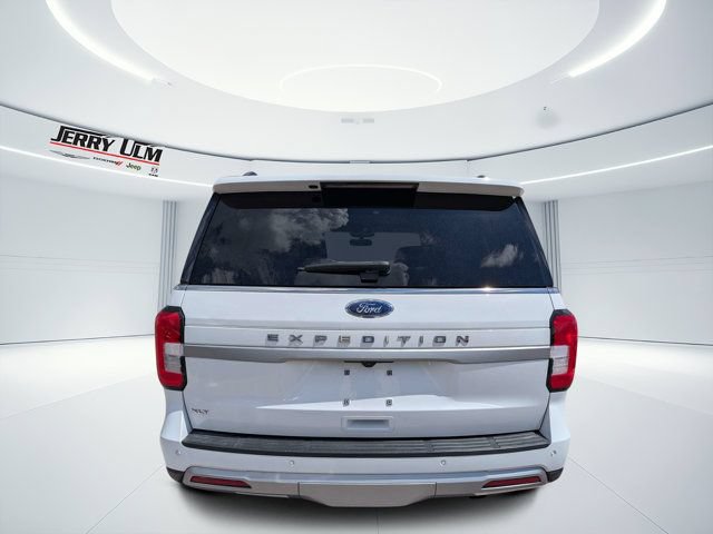 Used 2024 Ford Expedition XLT RWD image 4