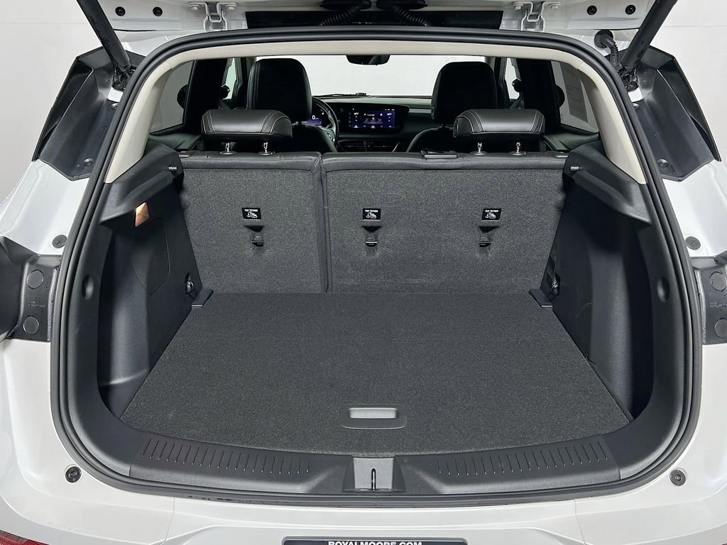 Used 2025 Buick Encore GX Avenir w/ Avenir Technology Package image 23