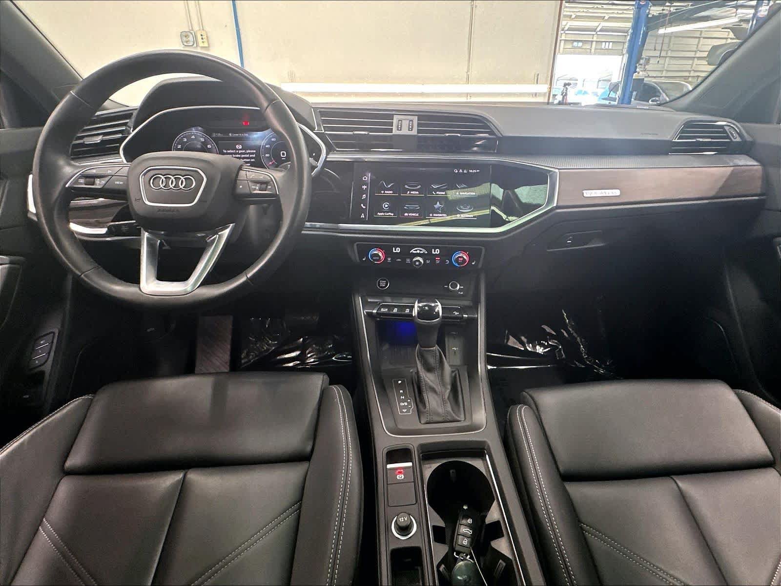 Used 2024 Audi Q3 2.0T Premium Plus w/ Premium Plus Package AWD/4WD image 10