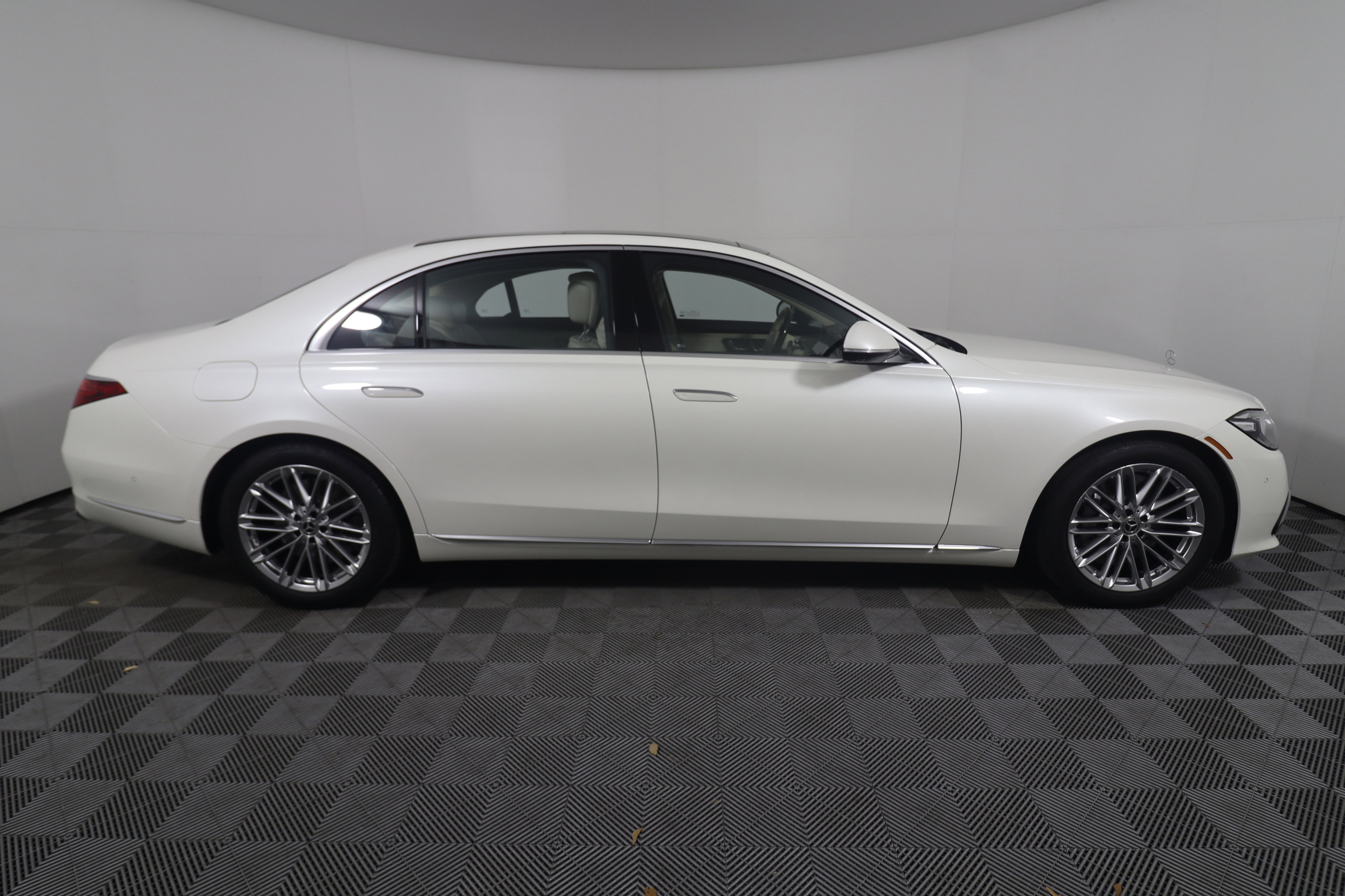 Used 2023 Mercedes-Benz S 580 4MATIC Sedan image 6