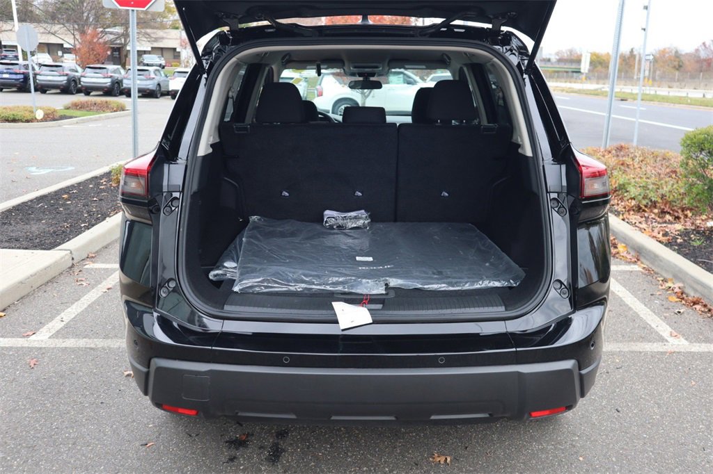 Certified 2025 Nissan Rogue S image 32