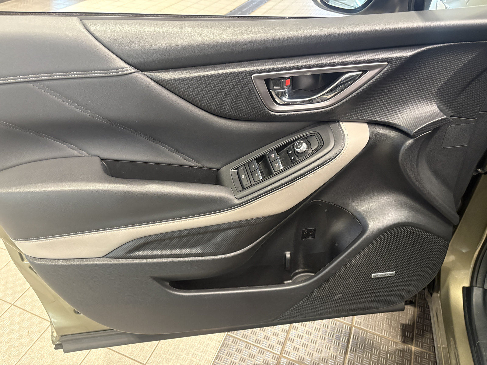 Used 2023 Subaru Forester Limited AWD/4WD image 8