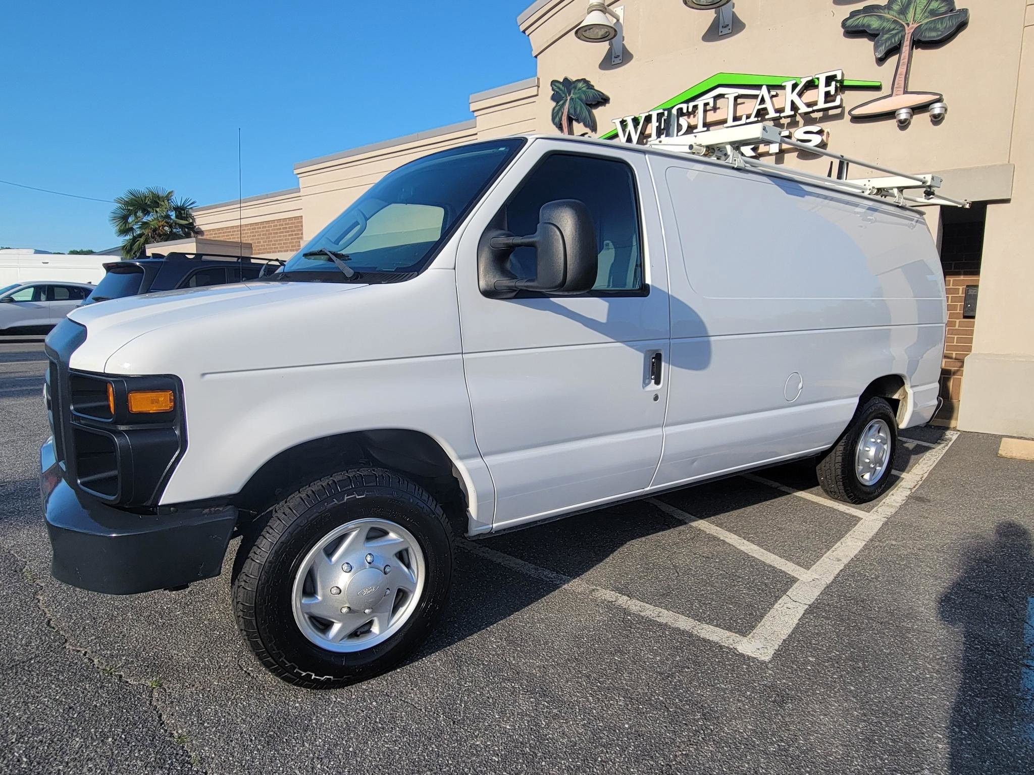 Used 2014 Ford E-150 and Econoline 150 RWD image 6