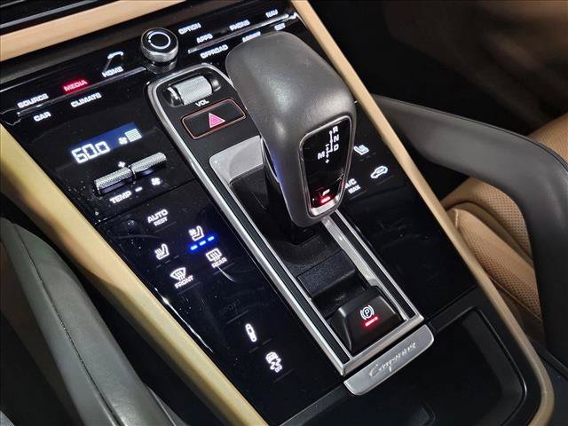 Used 2022 Porsche Cayenne GTS AWD/4WD image 12