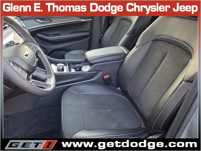 New 2027 Jeep Grand Cherokee Altitude RWD image 11