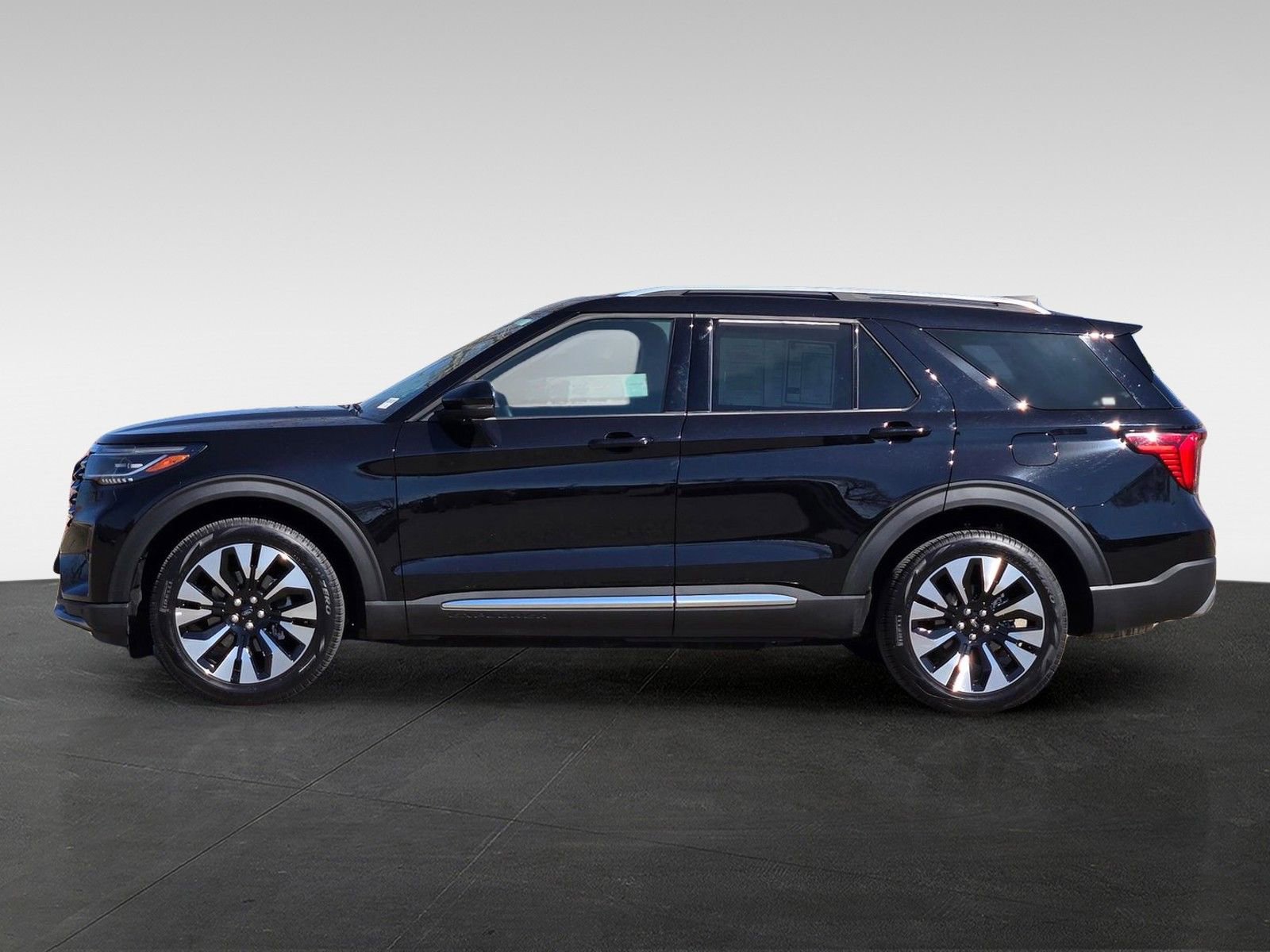 Used 2025 Ford Explorer Platinum w/ LUX Leather Package image 7