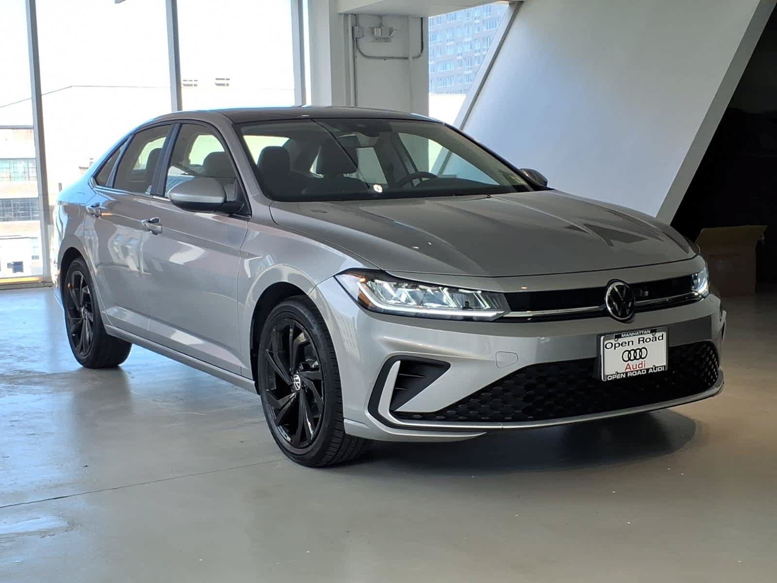 Used 2026 Volkswagen Jetta SE FWD image 3