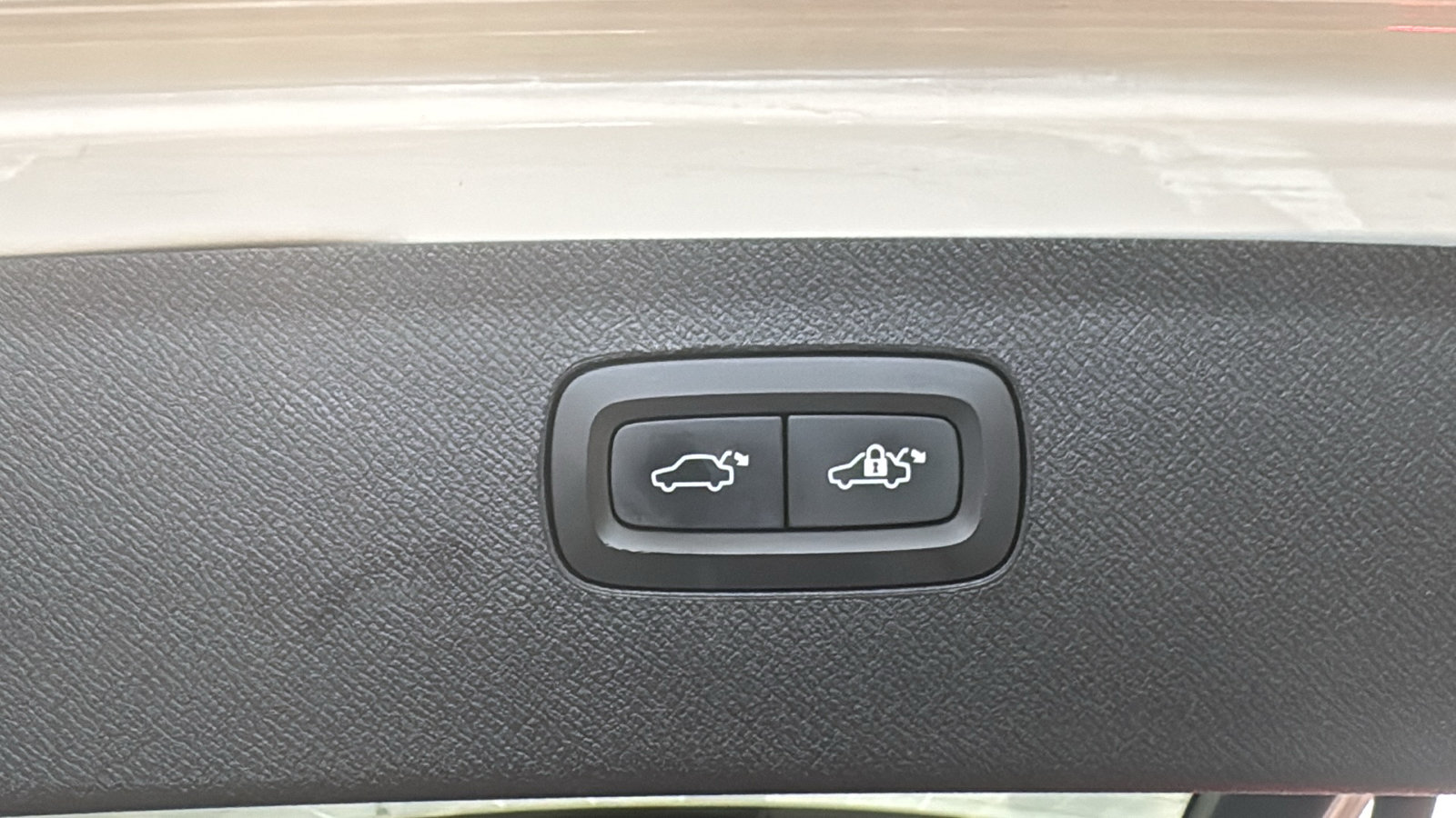 Used 2024 Volvo XC90 B6 Plus w/ Protection Package Premier AWD/4WD image 31