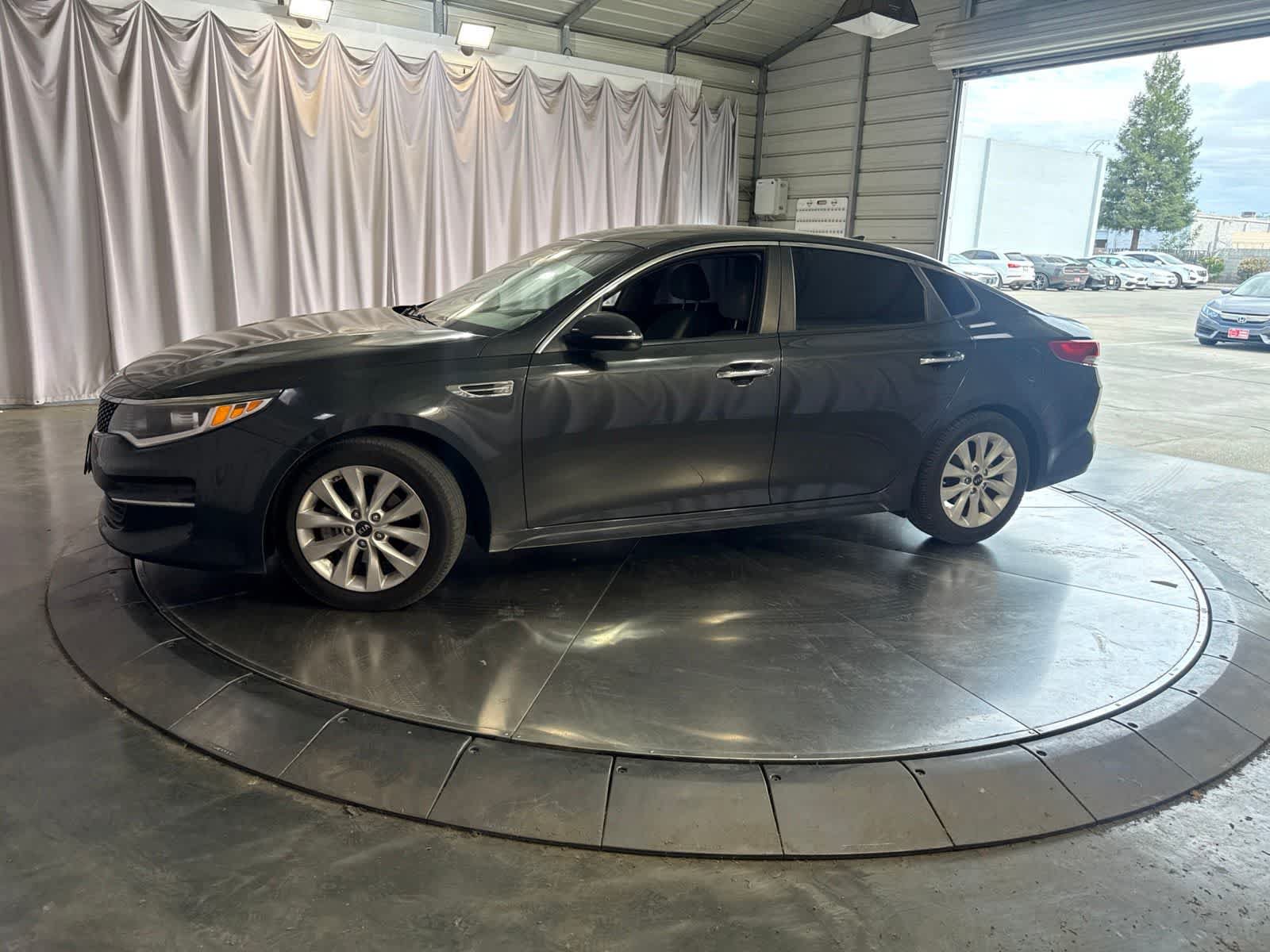 Used 2016 Kia Optima LX w/ Option Group 014 FWD image 8