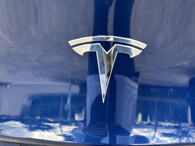 Used 2024 Tesla Model Y Long Range AWD/4WD image 25