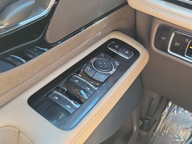 Used 2023 Lincoln Aviator Reserve w/ Equipment Group 201A image 14