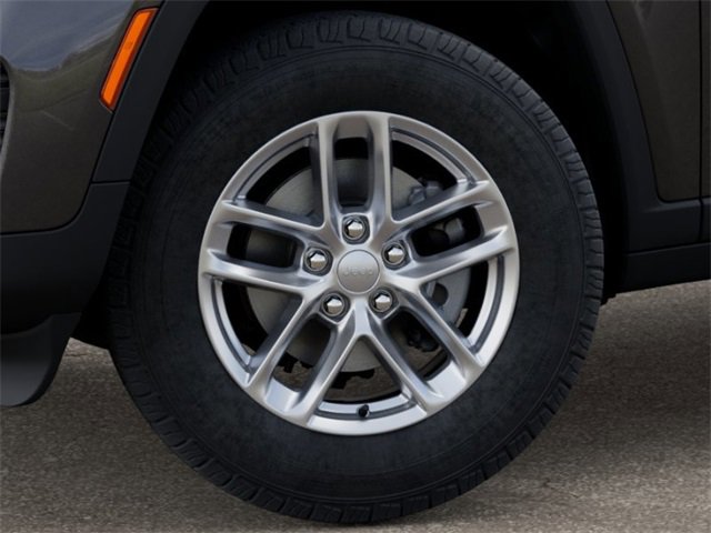 New 2025 Jeep Grand Cherokee Laredo X w/ Luxury Tech Group I image 8