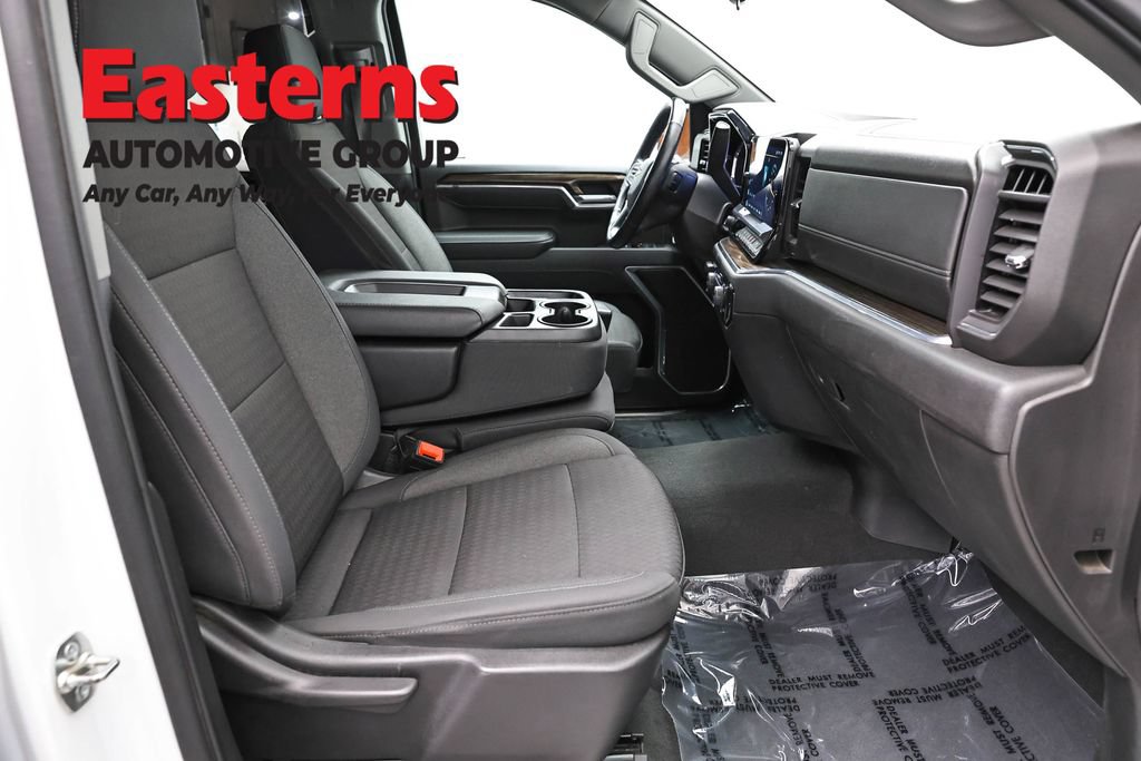 Used 2025 Chevrolet Silverado 1500 LT AWD/4WD image 25