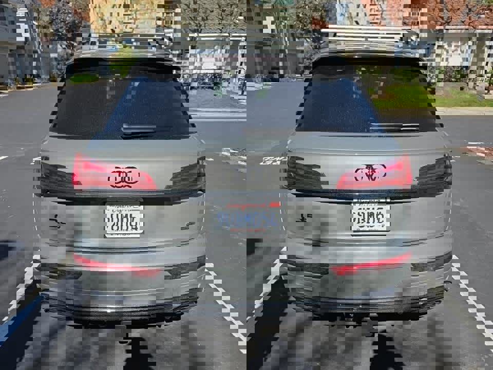 Used 2025 Audi Q5 e Premium Plus w/ Premium Plus Package image 6