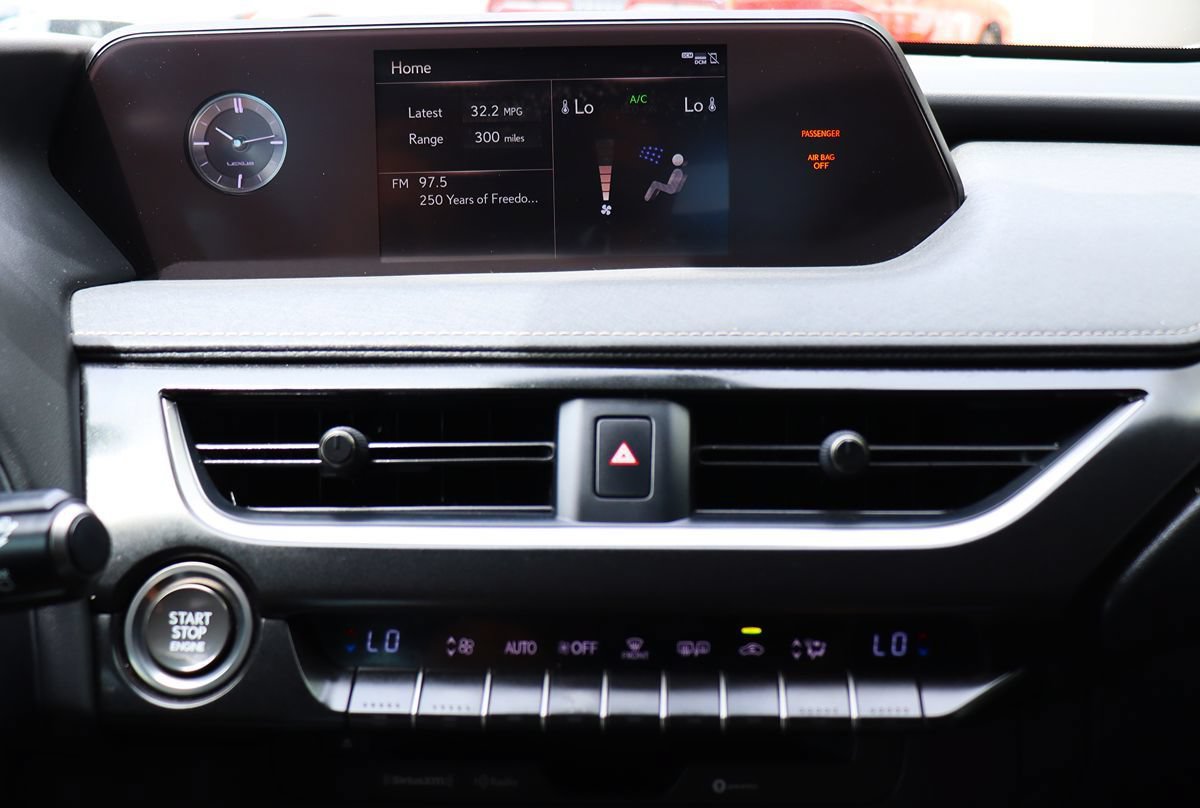 Used 2019 Lexus UX 200 w/ Premium Package FWD image 47