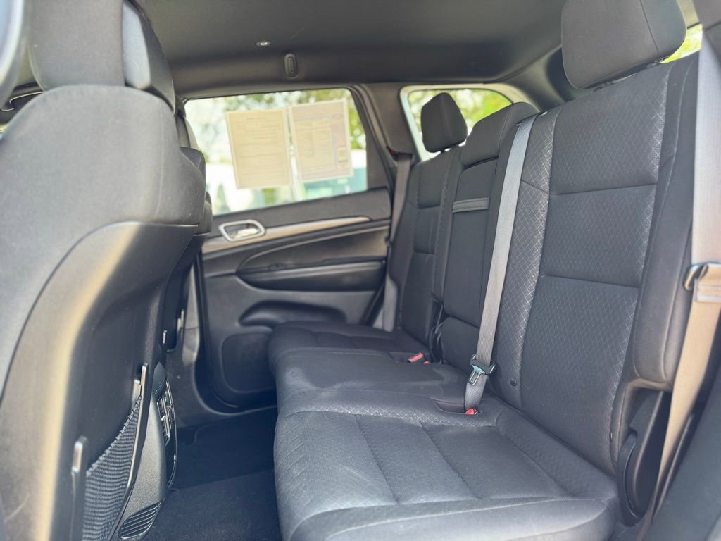 Used 2020 Jeep Grand Cherokee Laredo image 12