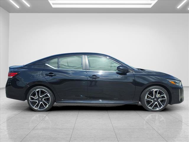 Used 2025 Nissan Sentra SR FWD image 12