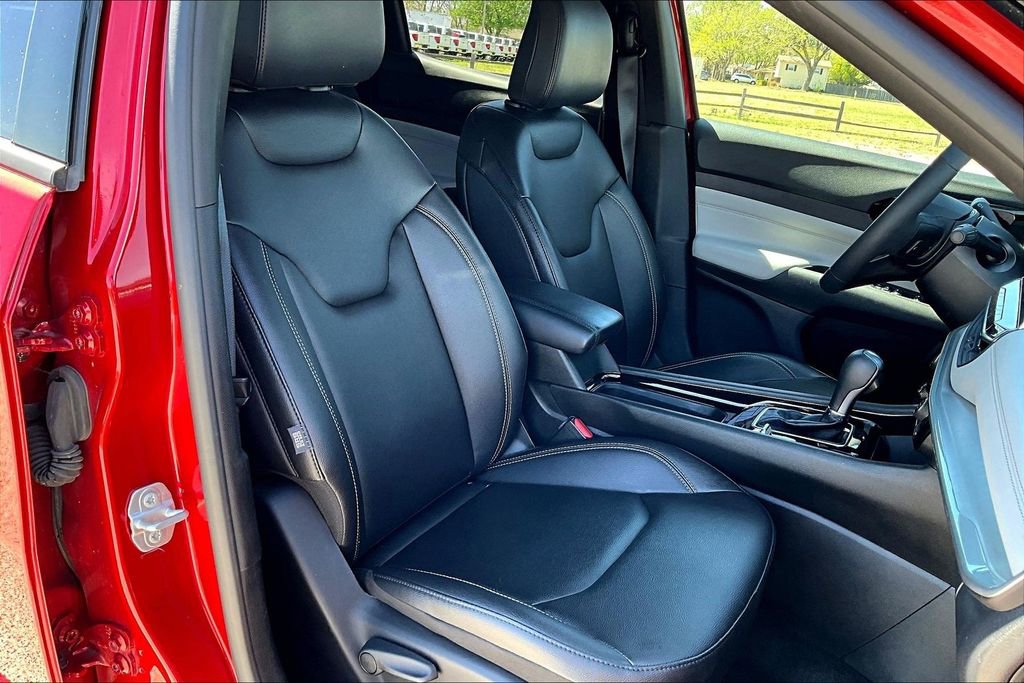 Used 2025 Jeep Compass Limited image 7