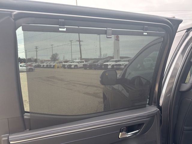 Used 2025 Toyota Tundra Platinum image 33