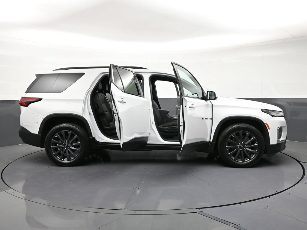 Certified 2023 Chevrolet Traverse RS w/ LPO, Floor Liner Package AWD/4WD image 33